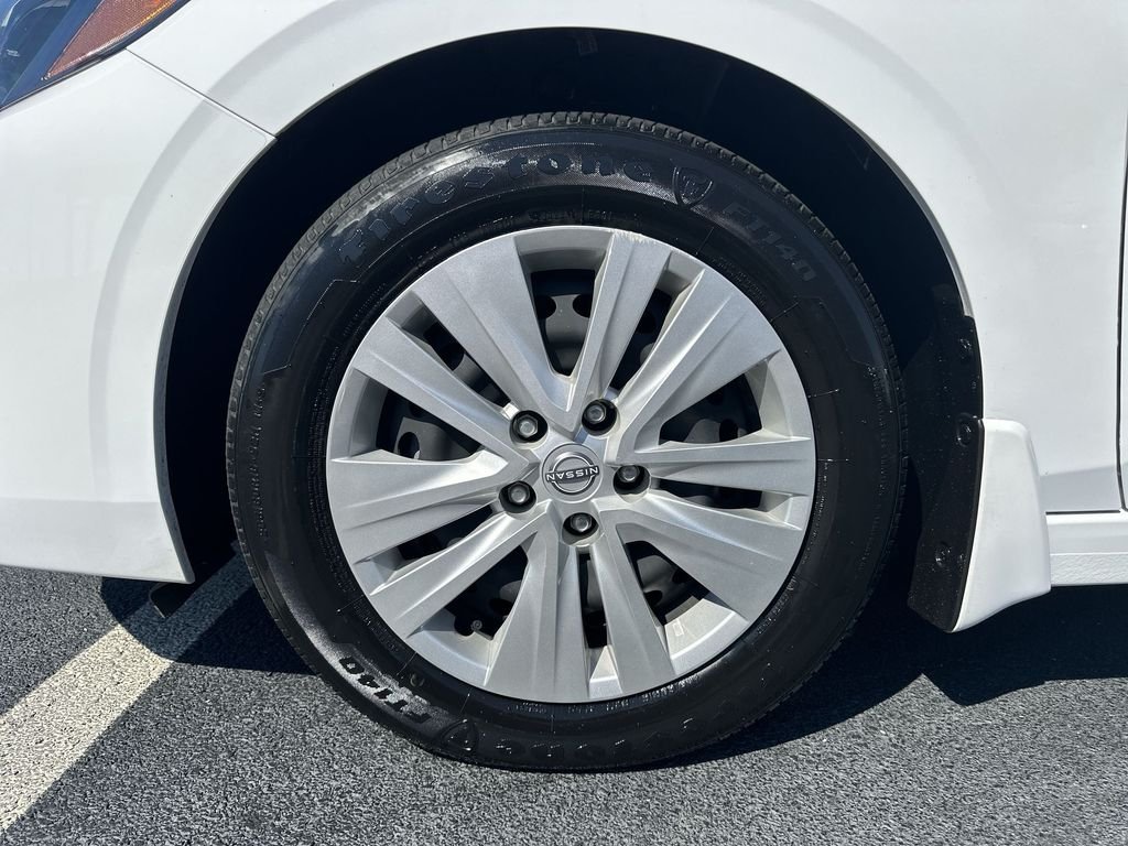 Used 2024 White Nissan S image 16