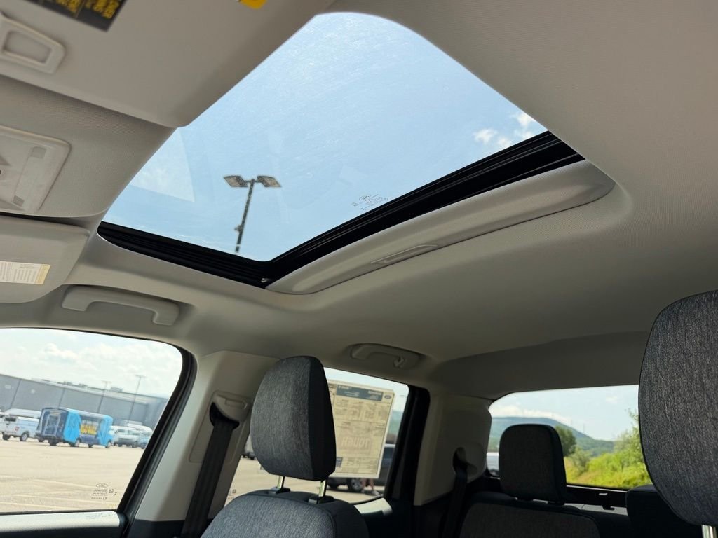 New 2026 Carbonized Gray Metallic Ford XLT image 3