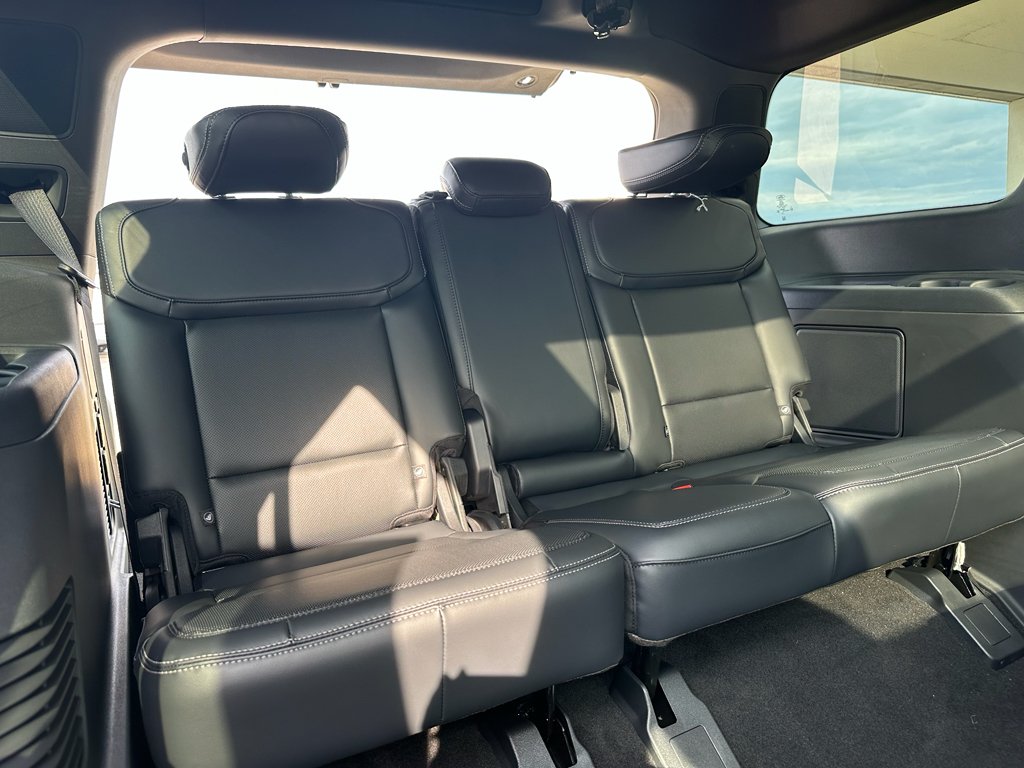 New 2025 Agate Black Metallic Ford Platinum® image 39