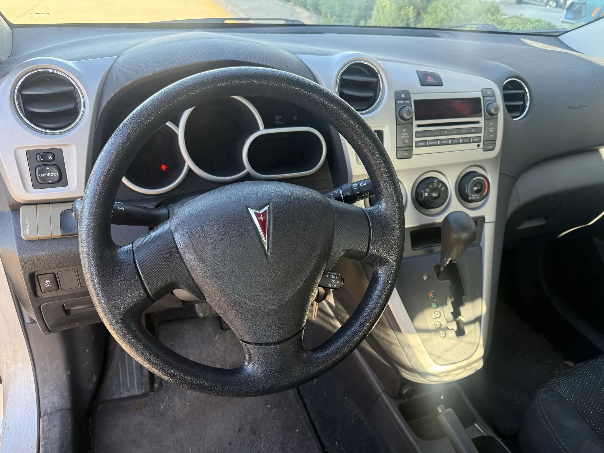 Used 2009  Pontiac Base image 9