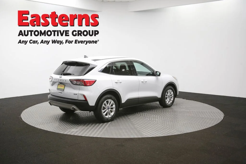 Used 2022 White Ford SE image 40