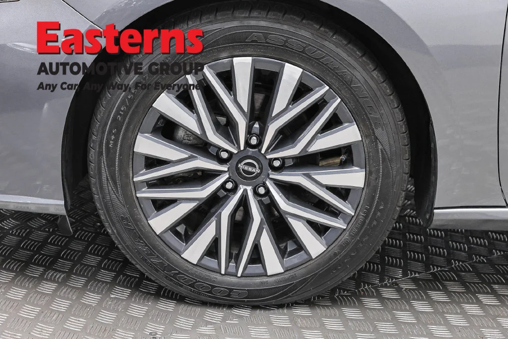 Used 2024 Gray Nissan 2.5 SV image 32