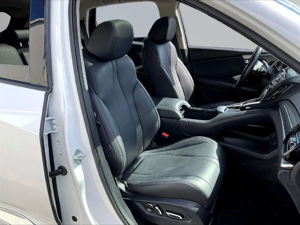 Used 2023 Platinum White Pearl Acura Base image 28