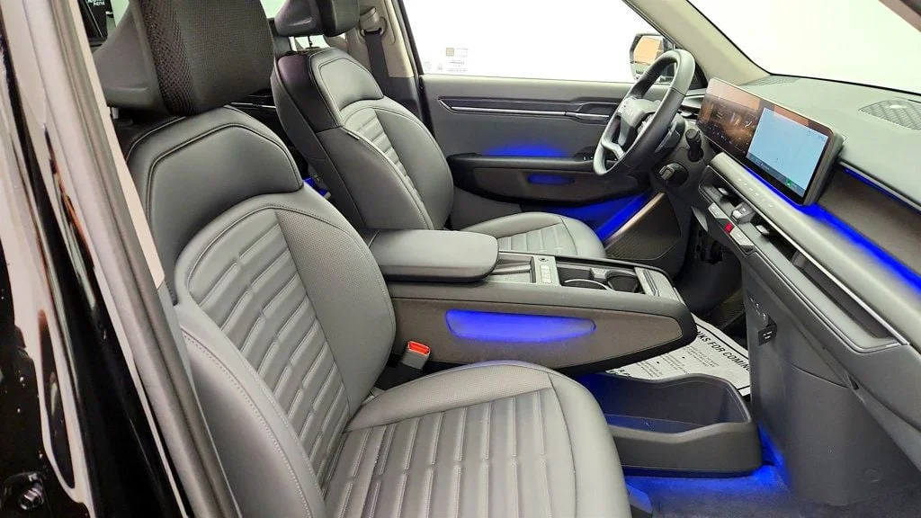Used 2024 Aurora Black Pearl Kia Land AWD image 22