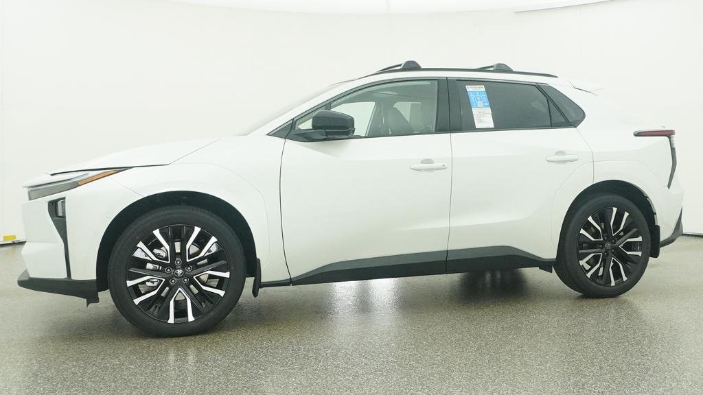 New 2026 Wind Chill Pearl Toyota Limited image 4
