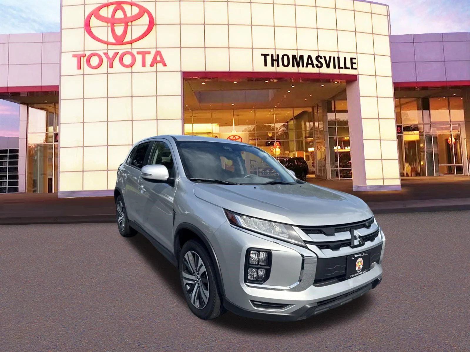 Used 2025  Mitsubishi 2.0 ES image 4