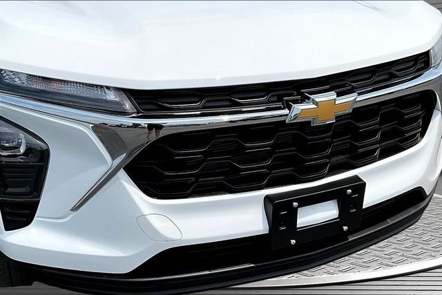 Used 2026 White Chevrolet LS image 31