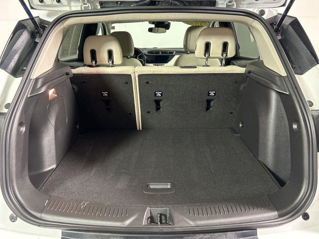 Used 2023 Summit White Buick Preferred image 8