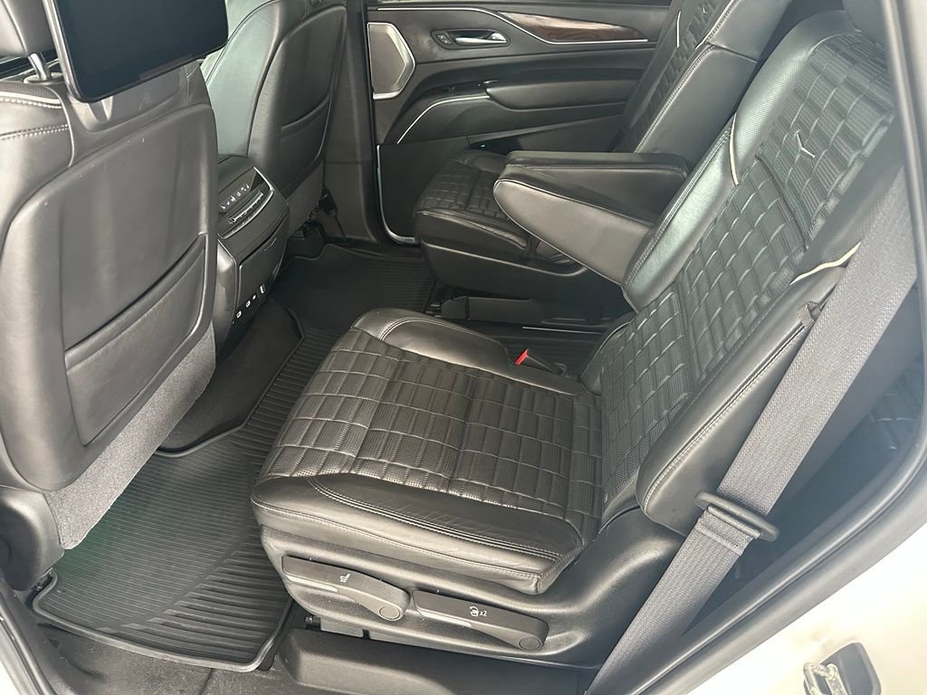 Used 2021 White Cadillac Sport Platinum image 28