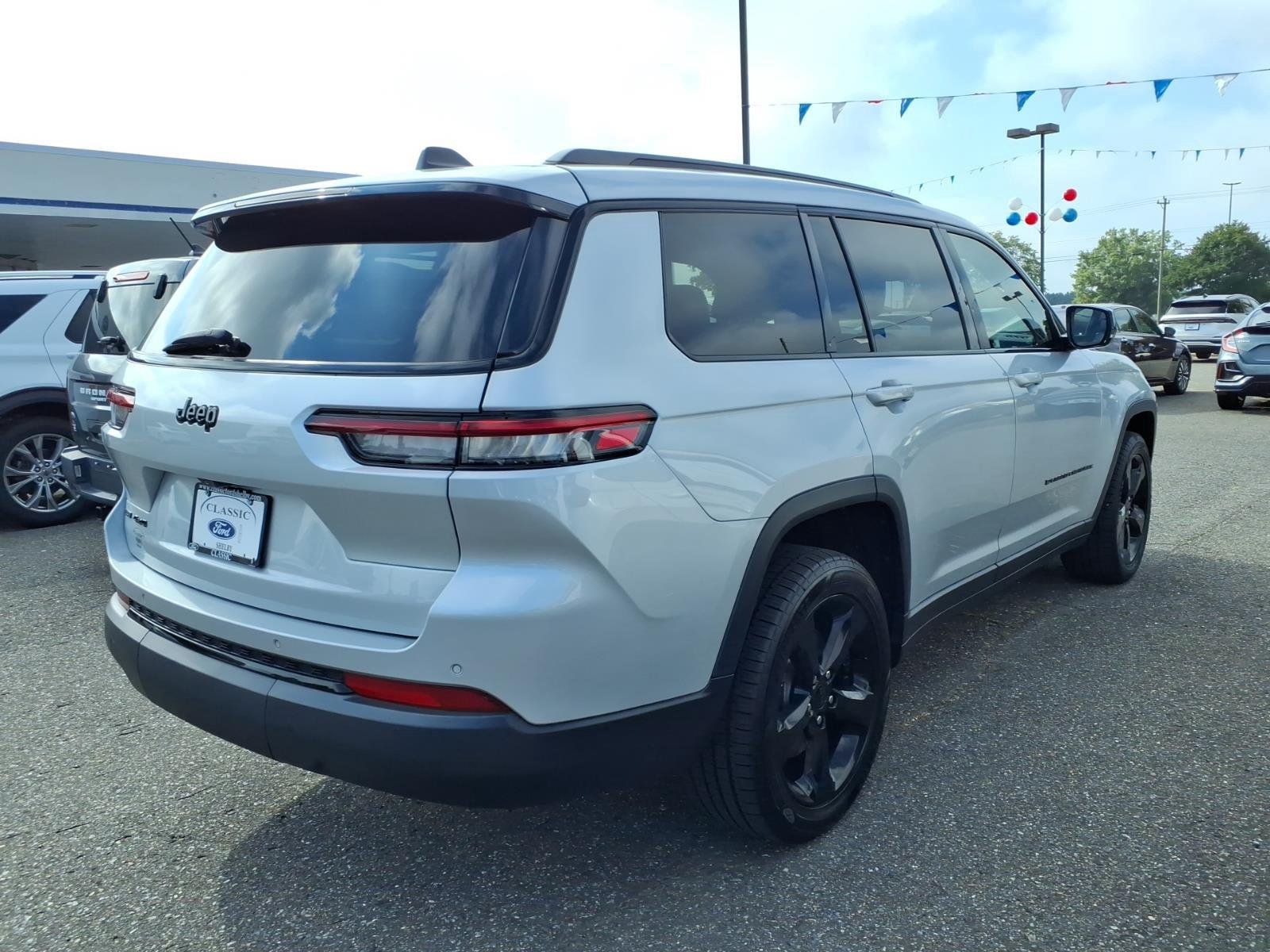 Used 2021 Silver Zynith Jeep Altitude image 6