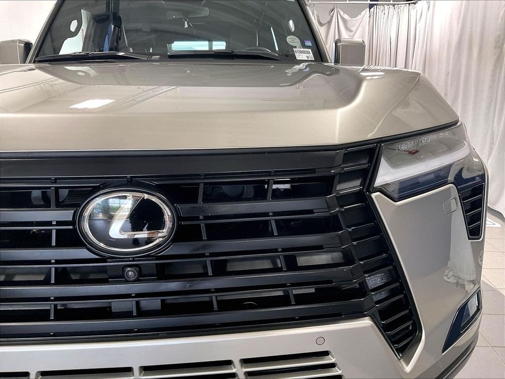 Used 2024 Silver Lexus 550 Premium+ image 33