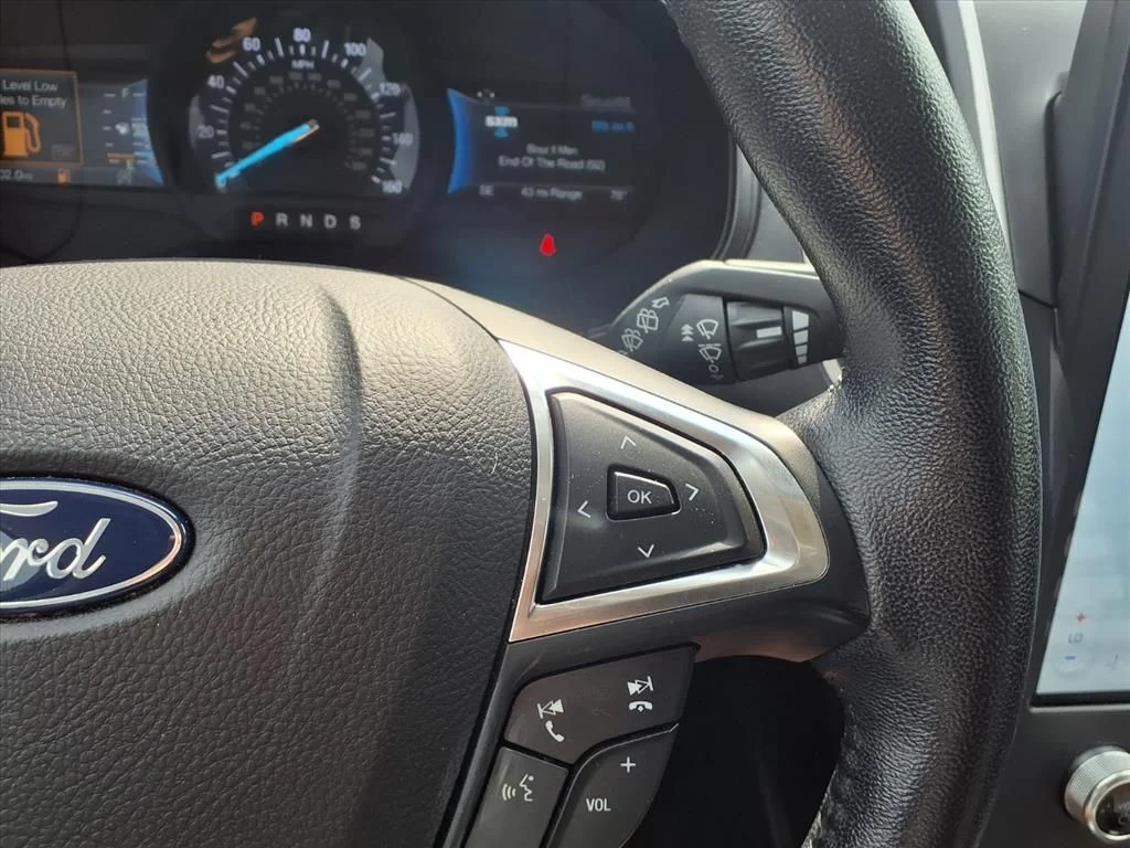Used 2023 Black Ford SEL image 17