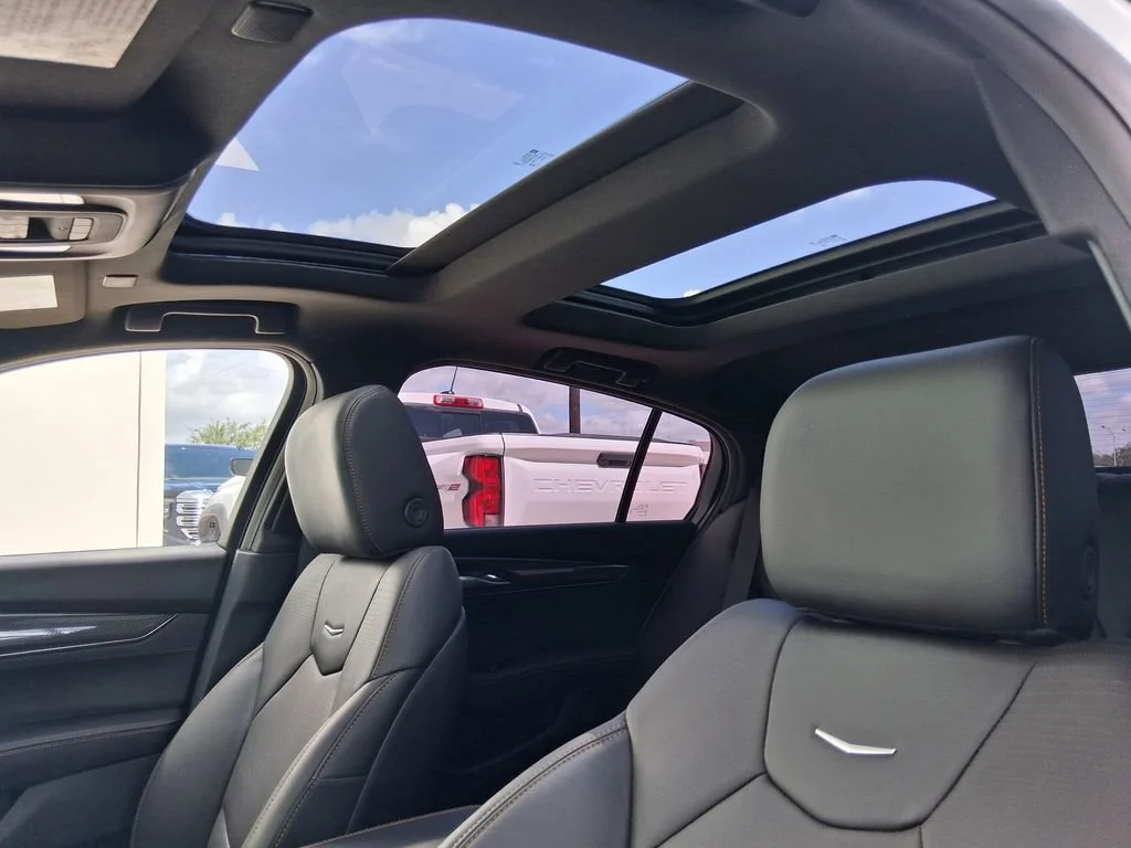 Certified Used 2025 Crystal White Tricoat Cadillac Sport image 23