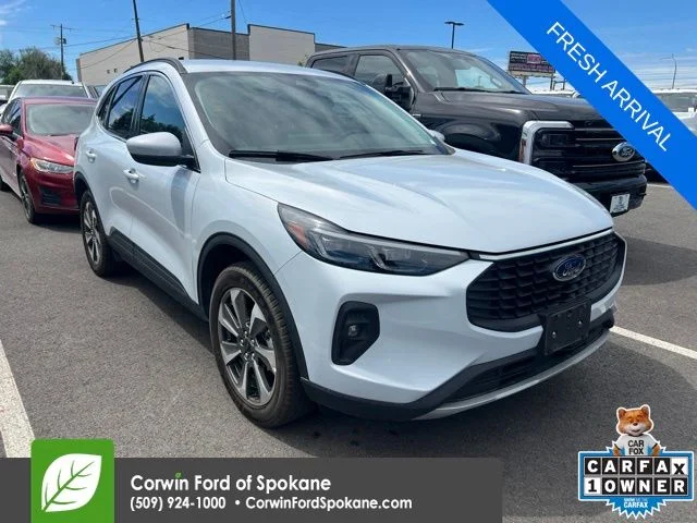 2025 Ford Escape Platinum AWD's photo