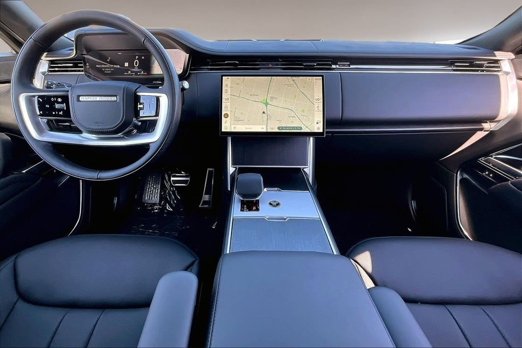 Used 2026 Varesine Blue Metallic Land Rover SE image 5