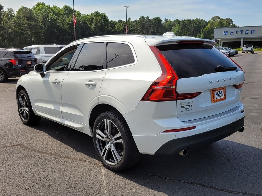 Used 2020 White Volvo T6 Momentum image 7