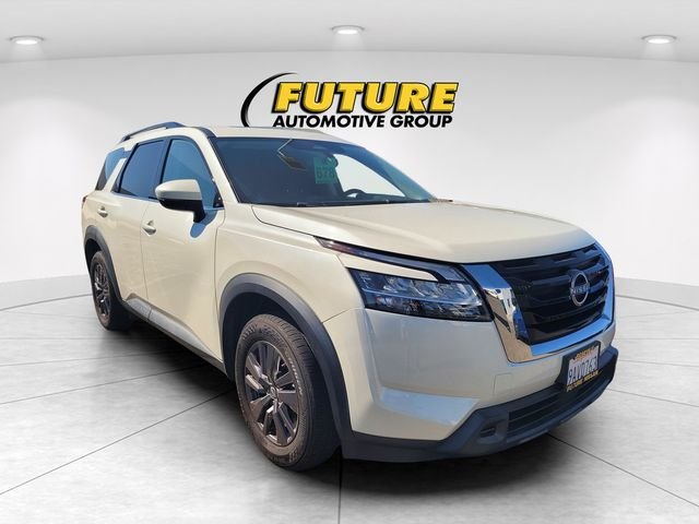 Used 2022 White Nissan SV image 1