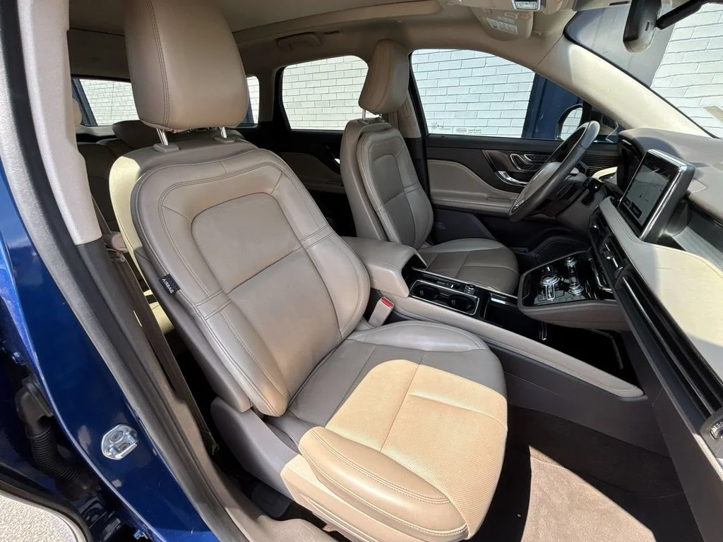 Used 2021 Blue Lincoln Standard image 27