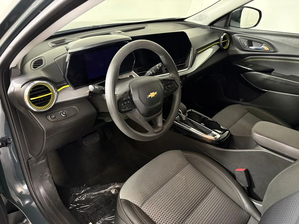 Used 2025 Gray Chevrolet LT image 16