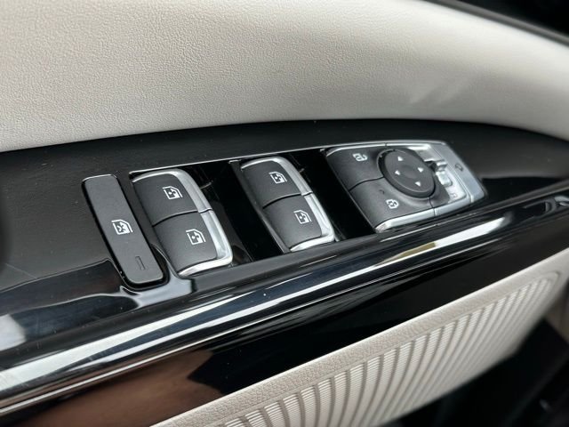 Used 2024 Blue Kia SX image 17