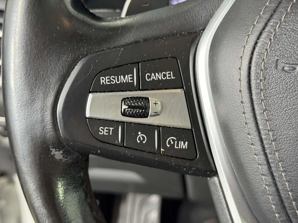 Used 2020 White BMW xDrive40i image 22