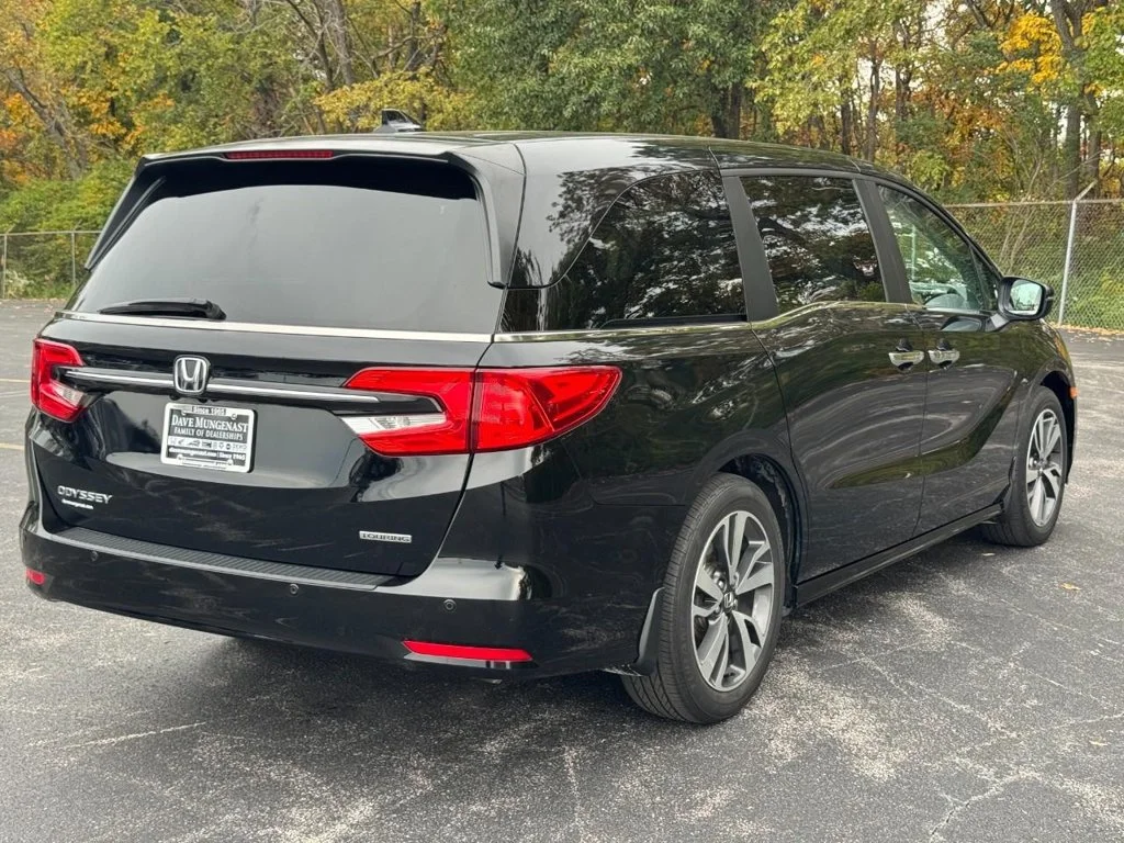 Used 2024 Black Honda Touring image 4