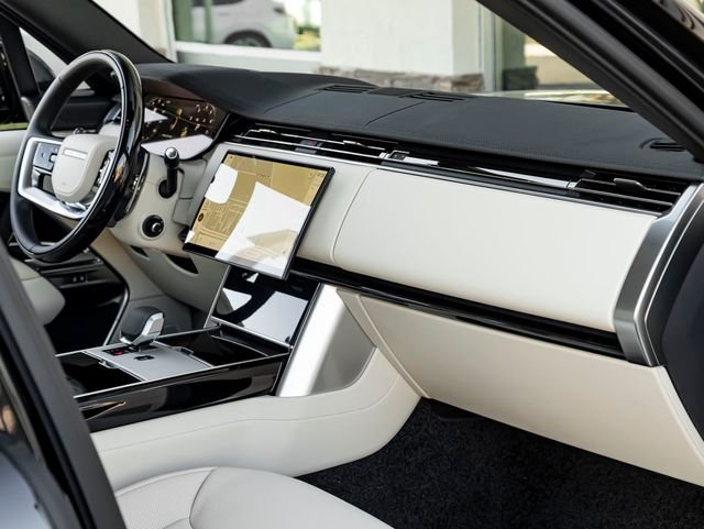 New 2026 Santorini Black Land Rover SE image 32