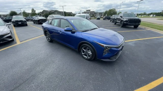 Used 2025 Blue Kia LXS image 4