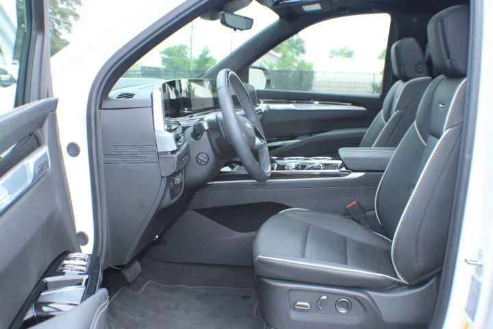 Used 2025 Crystal White Tricoat Cadillac Premium Luxury image 14