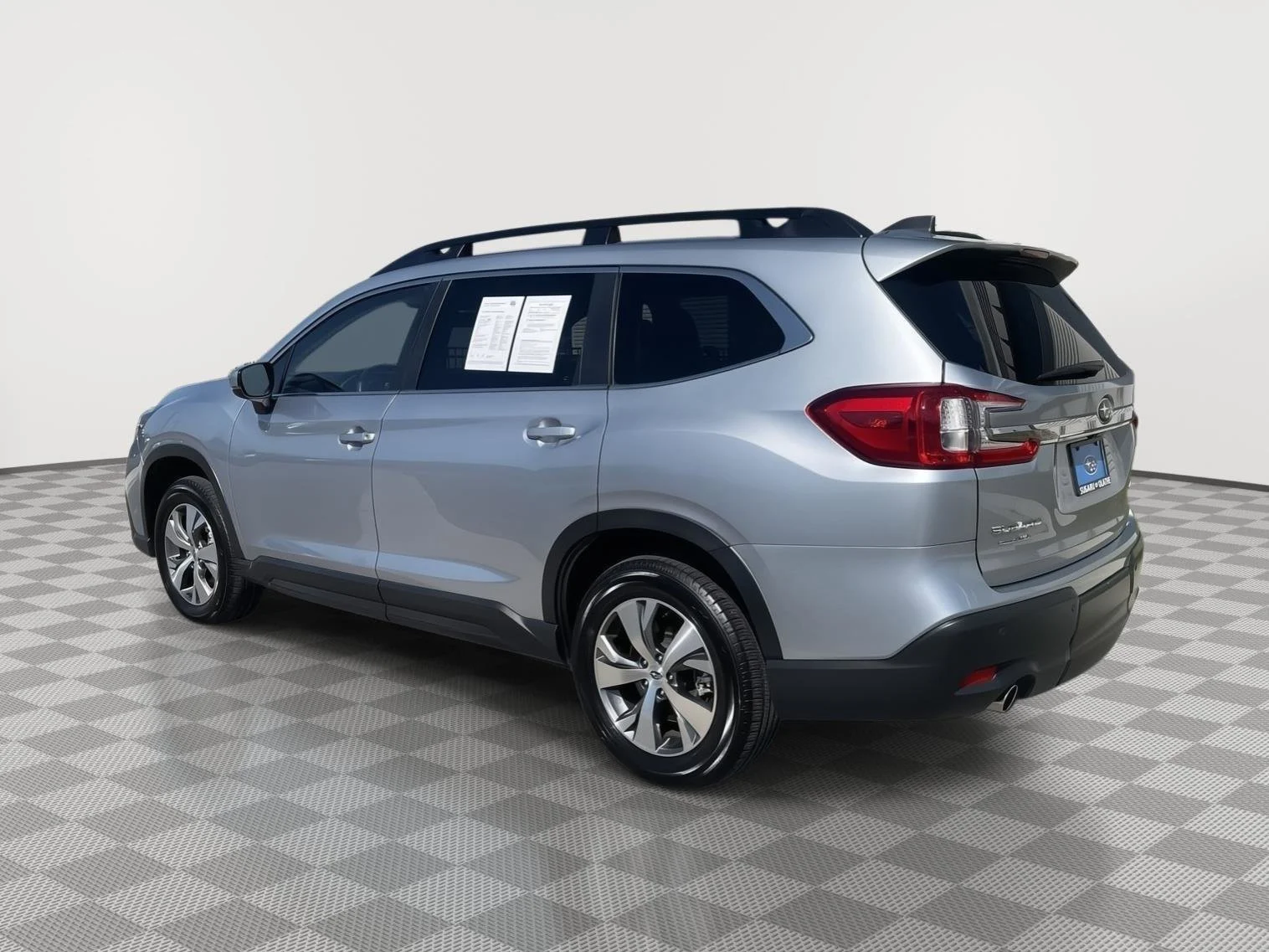 Certified Used 2025 Ice Silver Metallic Subaru Premium image 5