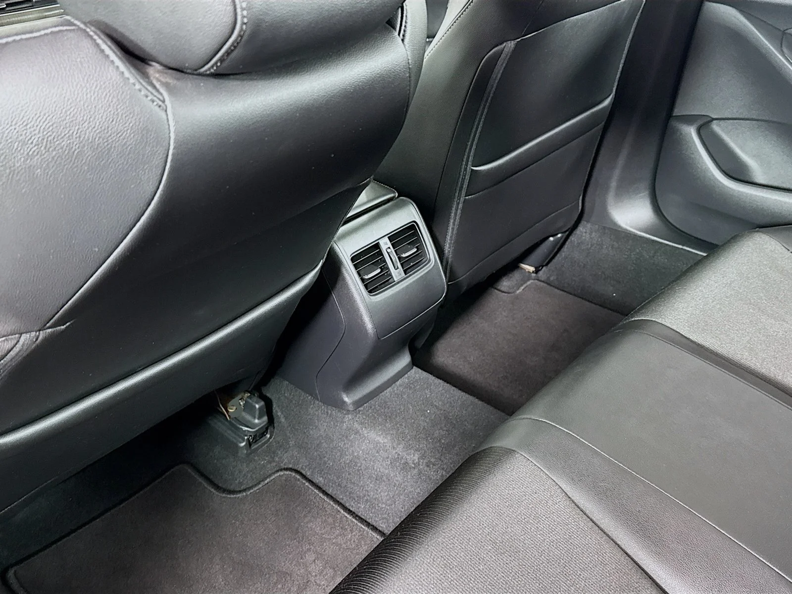 Used 2020 Silver Honda EX image 26
