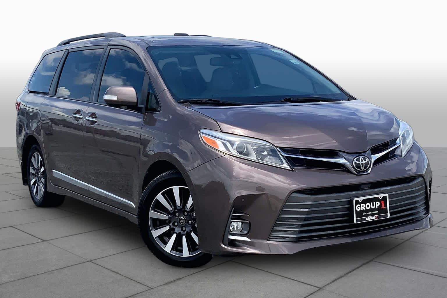 Used 2018 Toasted Walnut Pearl Toyota Limited image 3