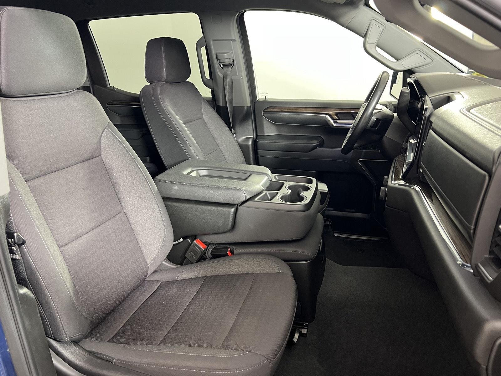 Used 2024 Lakeshore Blue Metallic Chevrolet LT image 22