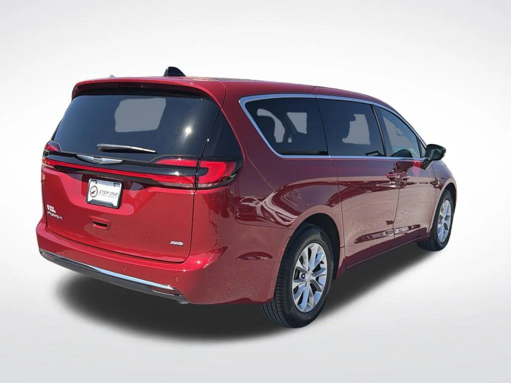 Used 2025 Red Chrysler Select image 6
