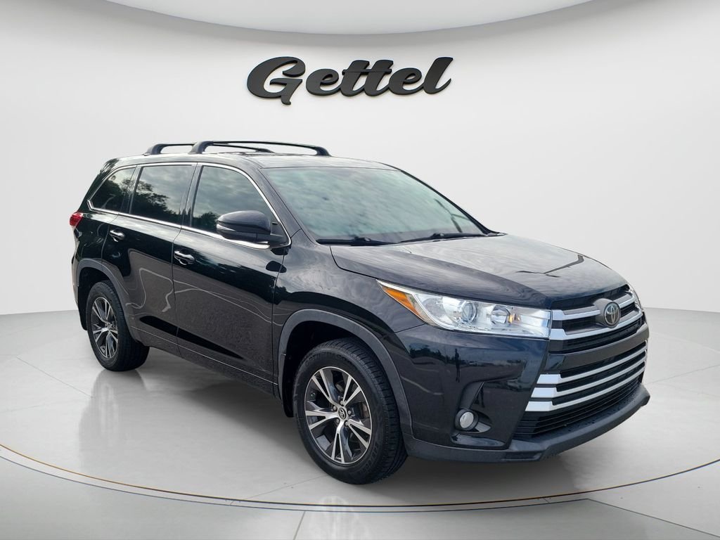 Used 2017 Black Toyota LE Plus image 3