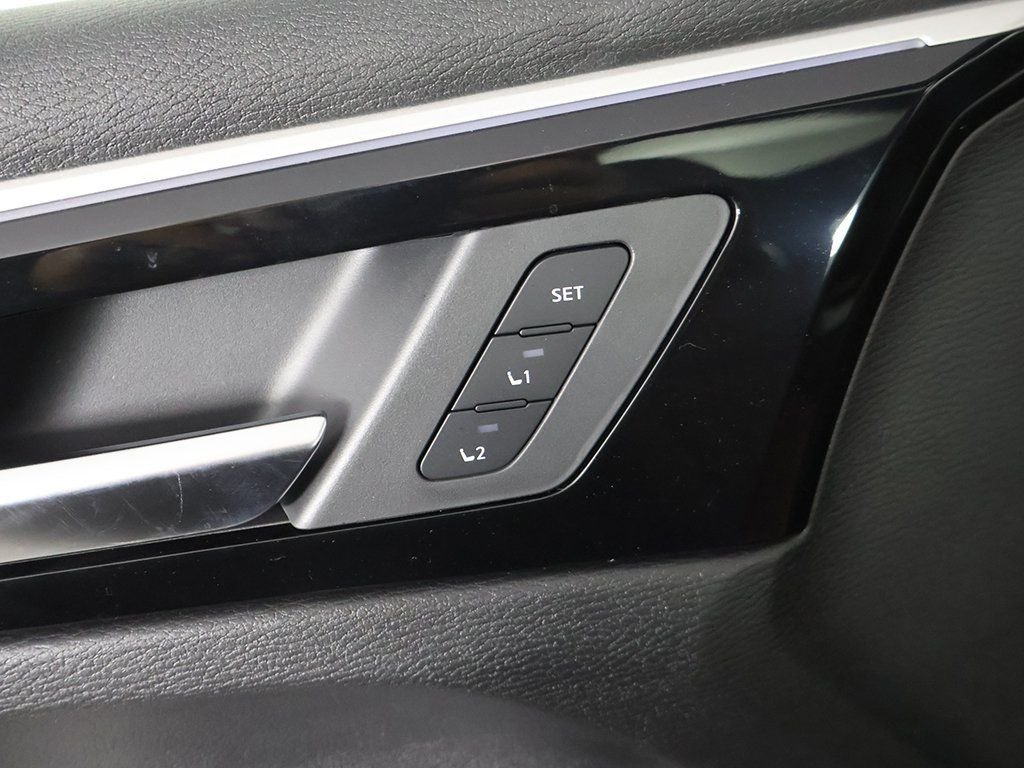 New 2025 Gray Mitsubishi SEL image 42