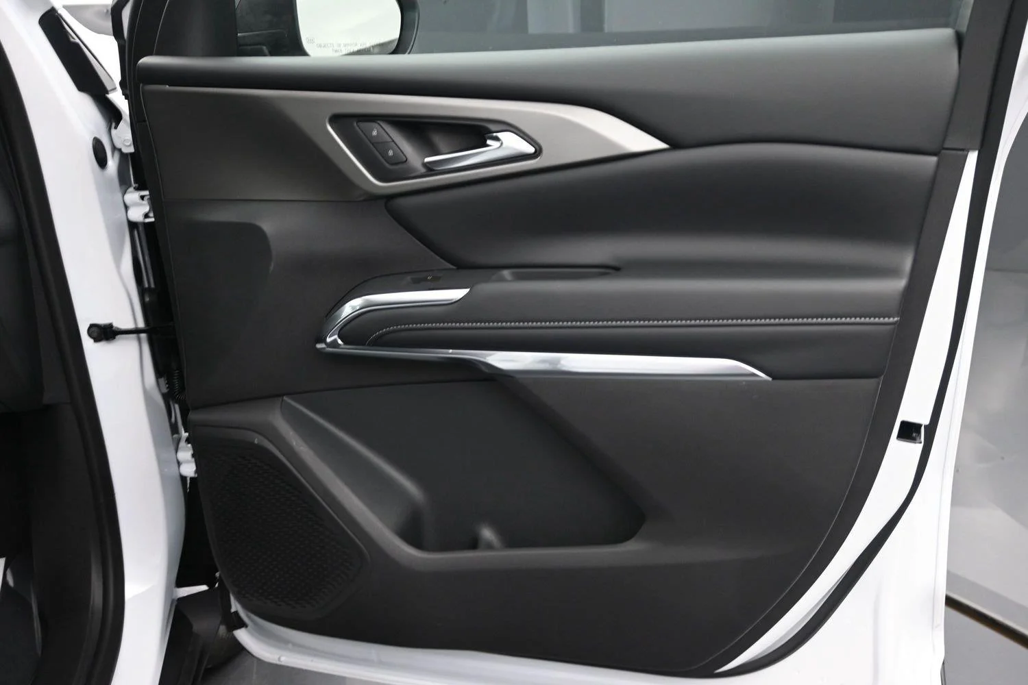 2027 Chevrolet Traverse LT - Photo 8