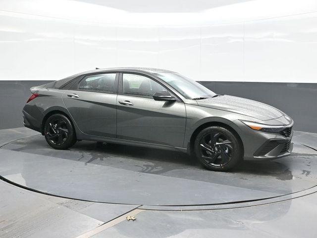 New 2026 Gray Hyundai SEL Sport Plus image 7