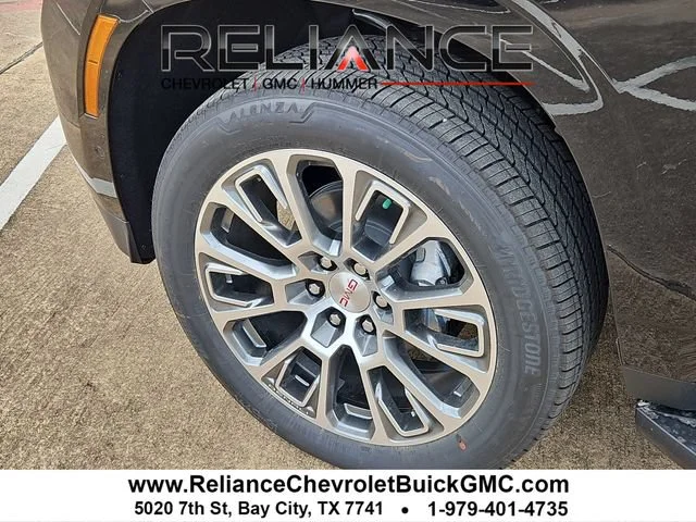 2026 GMC Yukon Denali - Photo 8