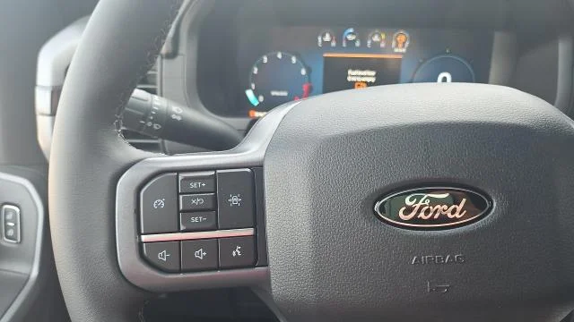 New 2026 Oxford White Ford XLT 4WD image 38
