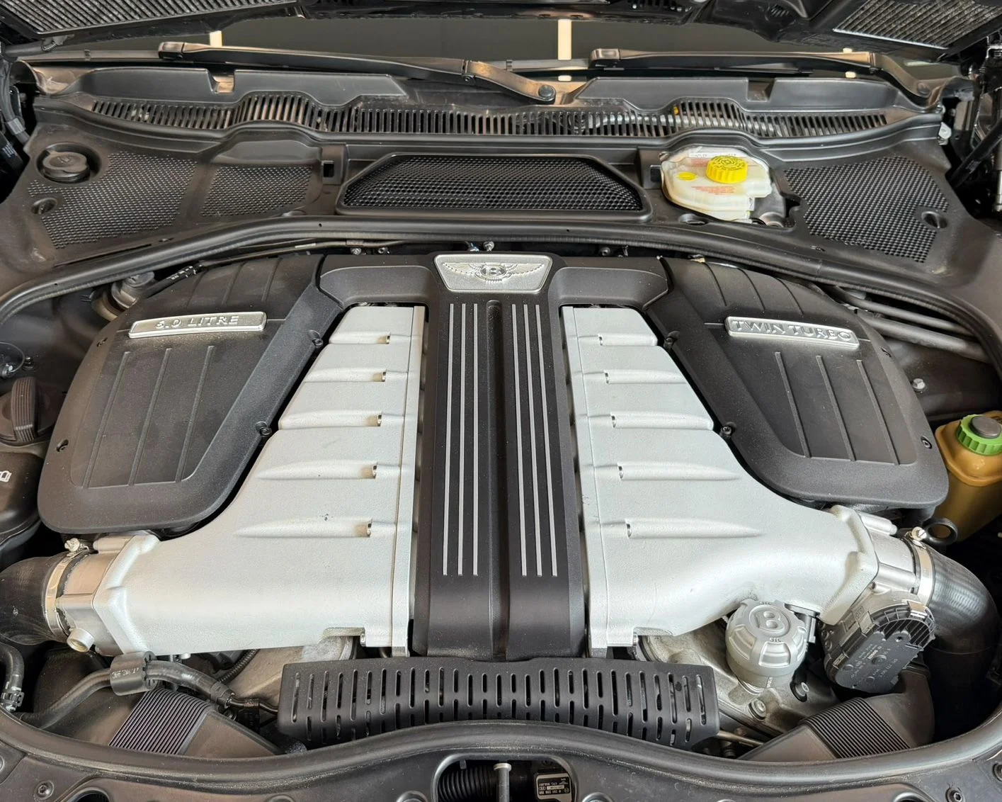 Used 2014 Black Bentley Base image 35