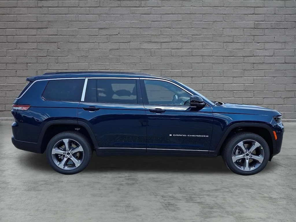 New 2026 Fathom Blue Pearlcoat Jeep Limited image 9
