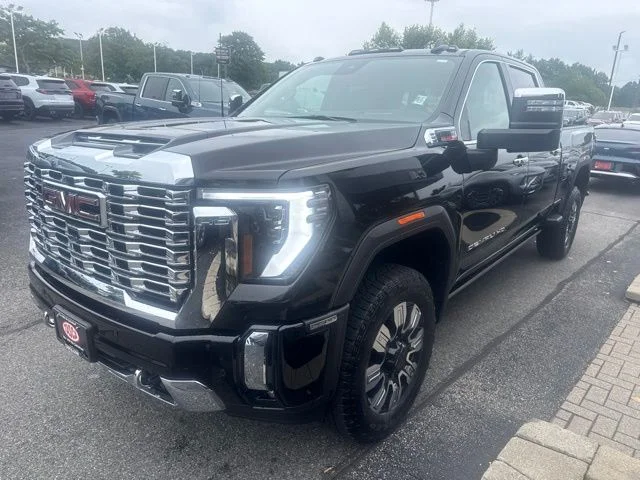 Used 2025 Black GMC Denali image 3