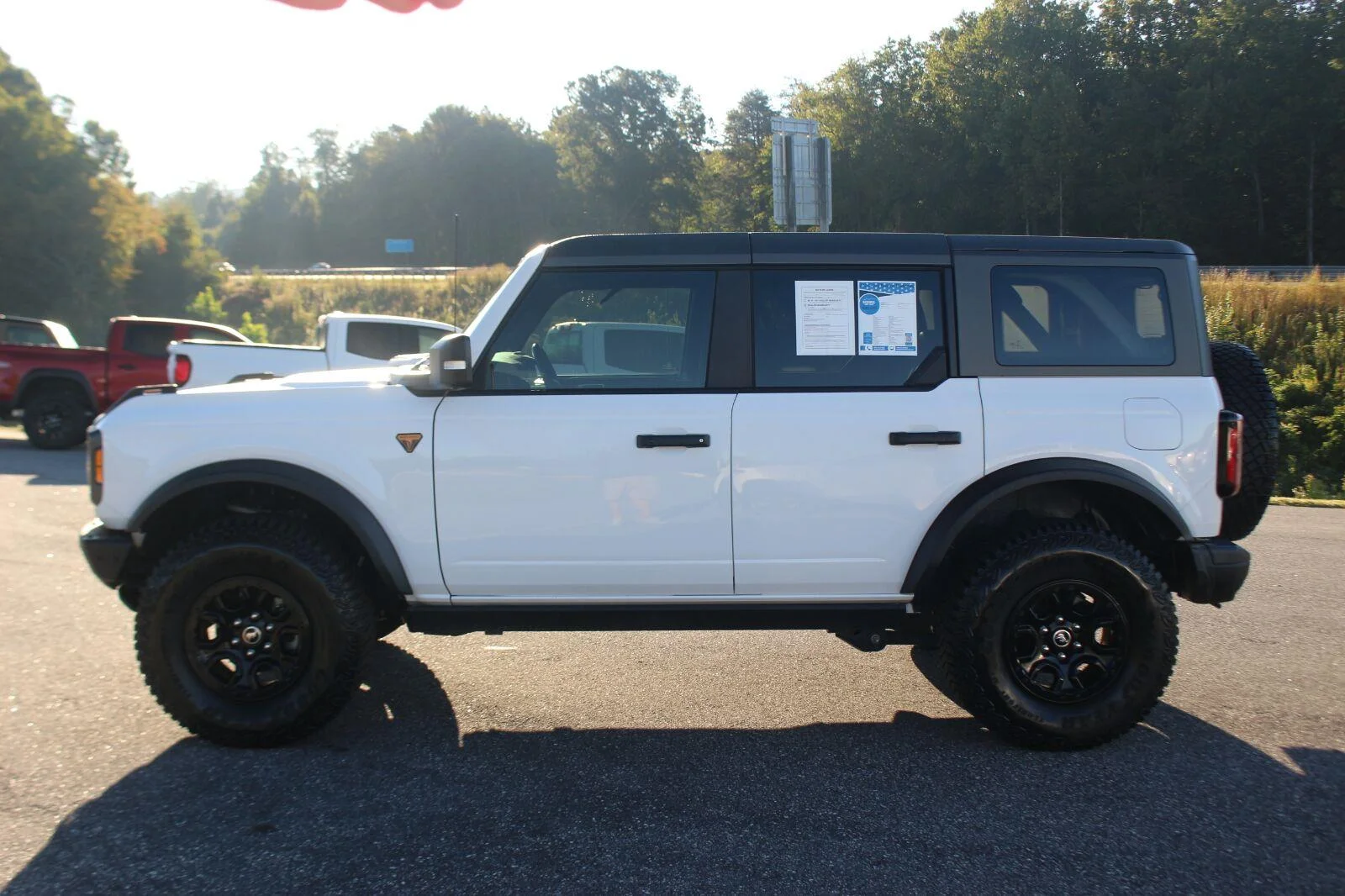 Used 2024 Oxford White Ford Badlands image 4
