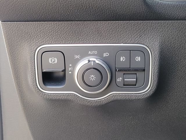Certified Used 2023  Mercedes-Benz GLB 250 image 28