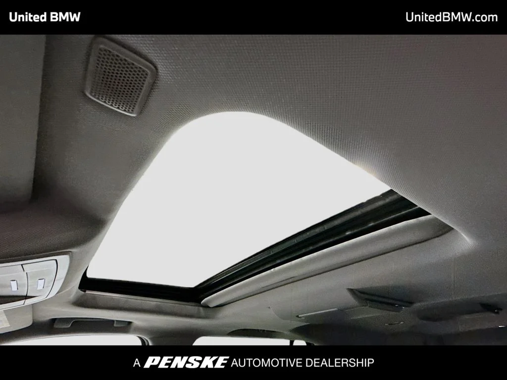 2017 Chevrolet Suburban Premier - Photo 12