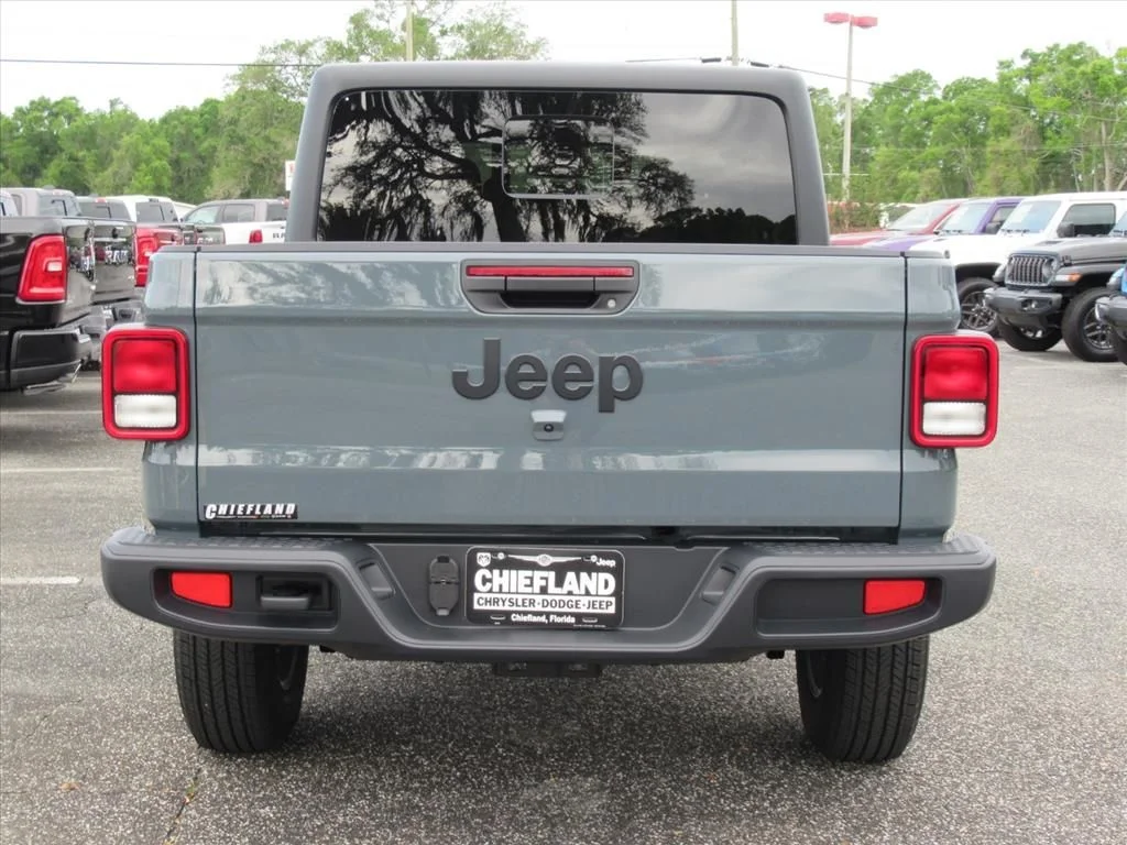 New 2026 Anvil Clear-Coat Exterior Paint Jeep Sport S image 6