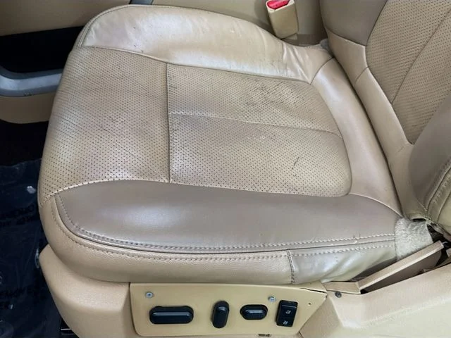 Used 2014 White Platinum Clearcoat Metallic Ford Lariat image 19