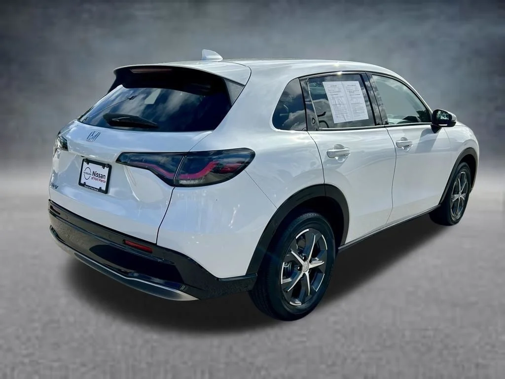 Used 2023 White Honda EX-L image 5