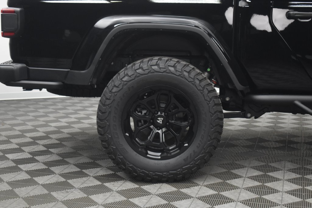 New 2026 Black Clear-Coat Exterior Paint Jeep Rubicon image 9